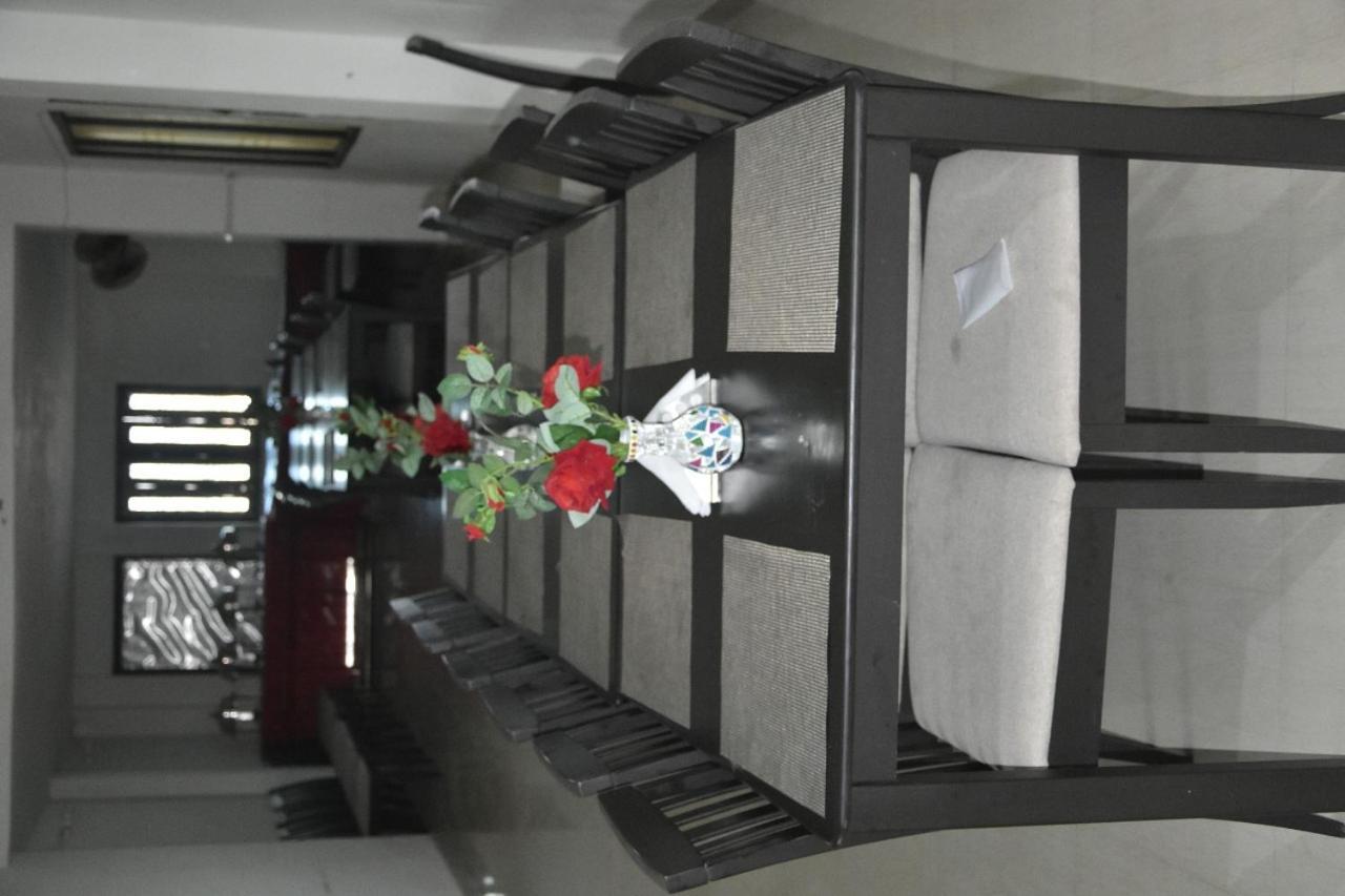 Hotel Yug Residency Varanasi Exterior photo